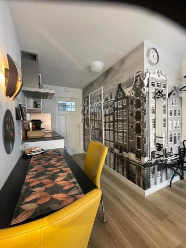 Quiet luxury studio, 11 minutes from Amsterdam Central Station