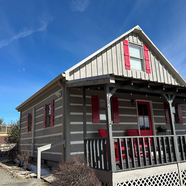 Quiet Mountain View Cabin on 2+ Acres w/Hot Tub overlooking The New River!