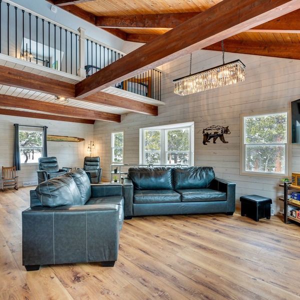 Quiet + Peaceful Home in Allenspark w/Deck!