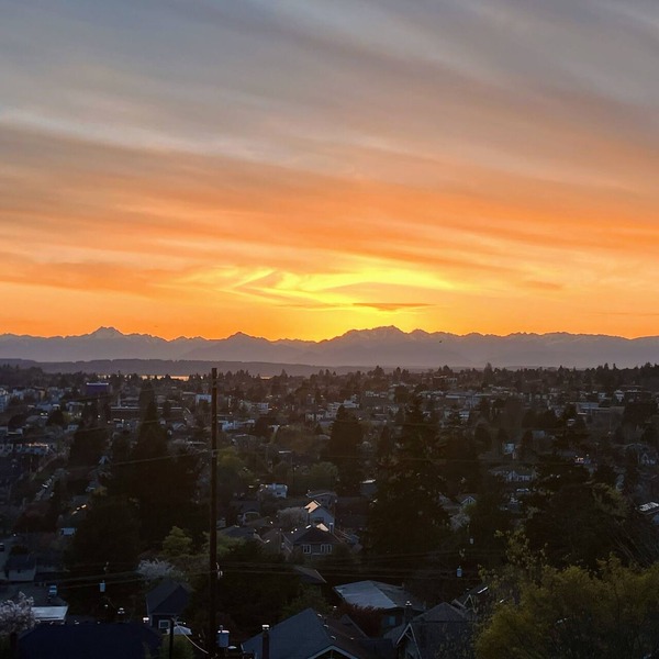 Quiet Phinney Ridge gem with view of Olympic Mountains and dedicated workspace