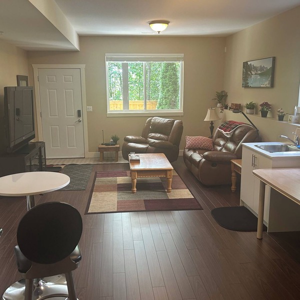 Quiet Private suite in a forest setting w/Parking | Great Value, near Vancouver.