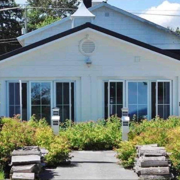 Quiet, Private, Waterfront - Luxury on 125 Ft. of Suttons Bay