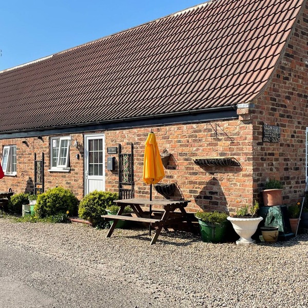 Quirky Cottage Sleeping 10 S/C B&B Adjoining Fox Covert Pub Yarm