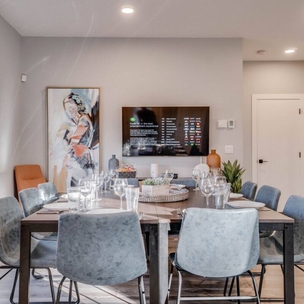 Rachel - Spacious home in Central 6 bdrm,4.5 bath