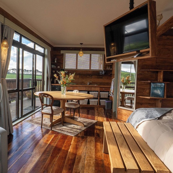Raglan's Tranquil Garden Retreat at Moa Stone Estate