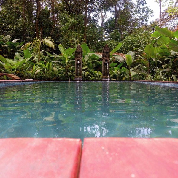 Rainbow Lodge - 2BR Surf, Yoga & Pool Oasis Near Playa Linda Beach