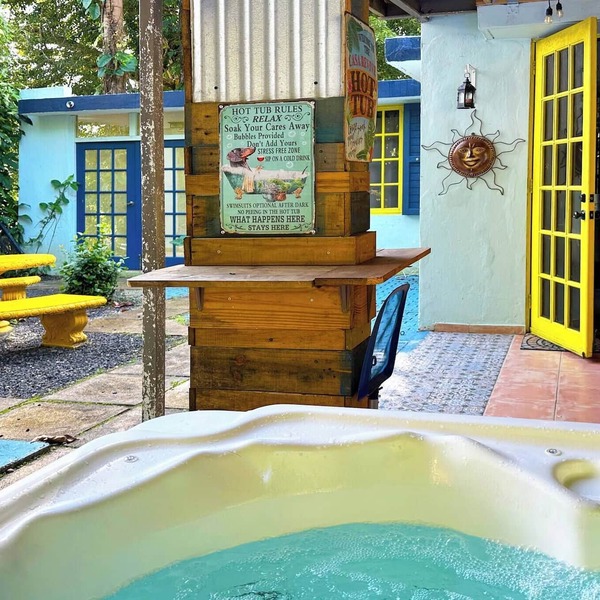 Rainforest View 4 bed 3 bath Hot Tub - Generator