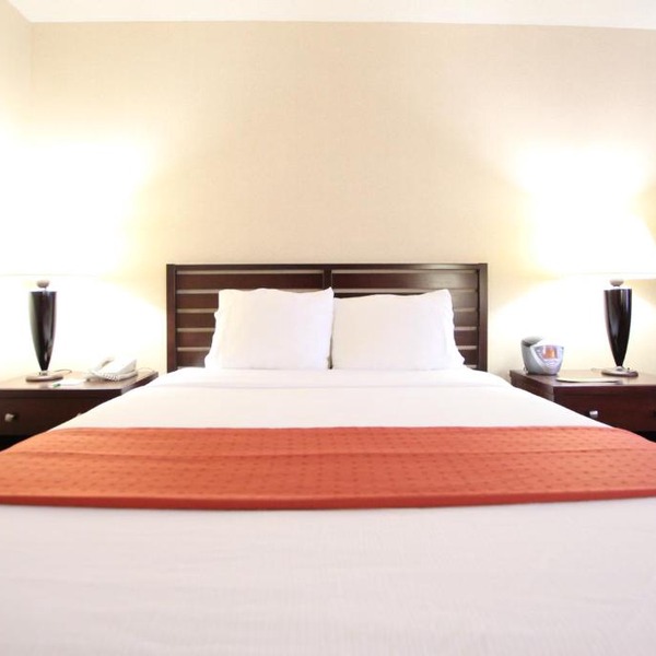 Ramada by Wyndham Minneapolis Airport - Eagan