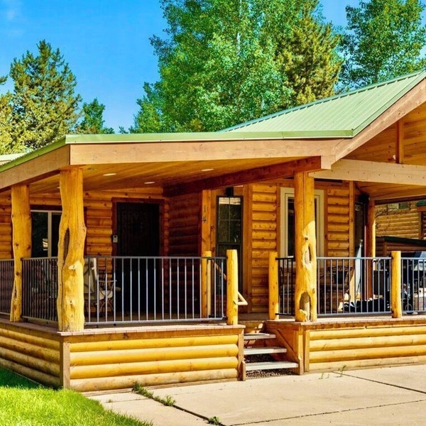 Rare single level 2 bed 2 bath Chalet on Shuttle Route minutes to Breckenridge