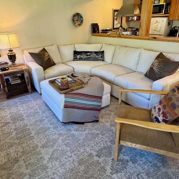 RASPBERRY MOOSE Tranquil One-Bedroom Corner Unit in The Aspens with Wildlife!