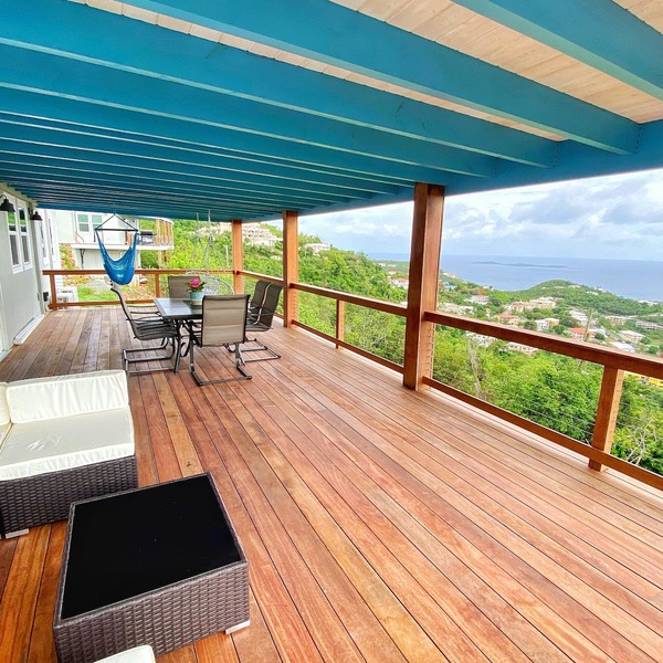 Recently Built! - 3 Bed/3 Bath House with Amazing View & Large Private Deck