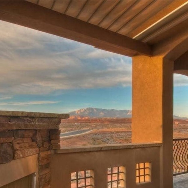 Red Cliff Sunset Views | 3-Bed Third-Floor Retreat