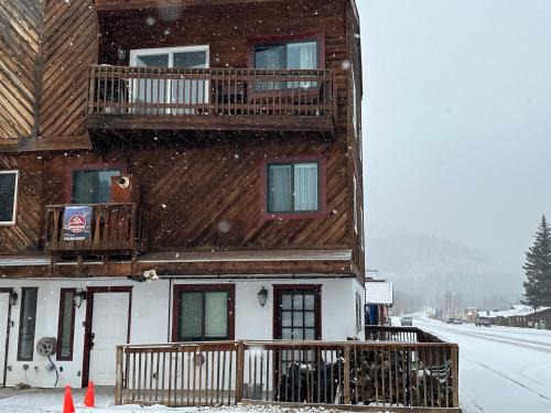 Red River Townhouse - Full Unit