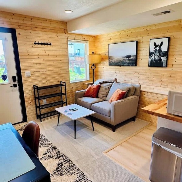Red Rocks Base, 1BR Suite w Kitchenette