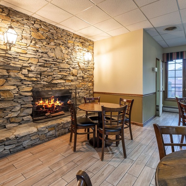 Red Roof Inn & Suites Hazleton