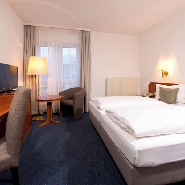 Refined Comfort with Modern Amenities near City Landmarks - Your Ideal Retreat