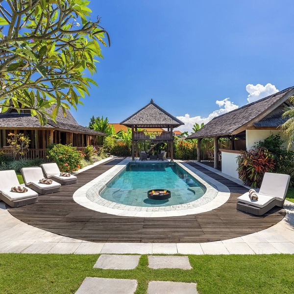 Refurbished Villa Lina-In the heart of Canggu & 5min ride to Echo Beach/La Brisa