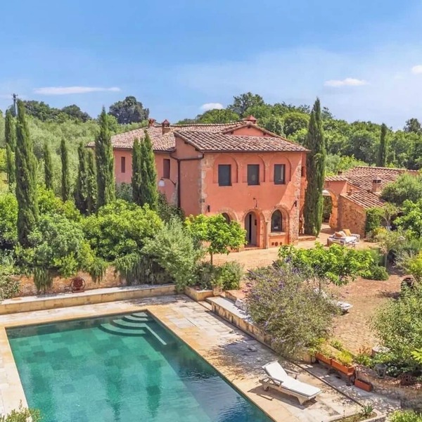 Relax in the green, in the municipality of Monteriggioni just 7 km from Siena