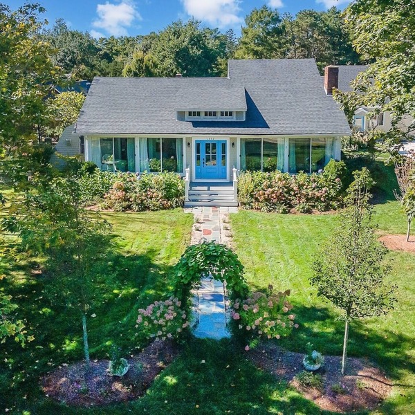 Relaxing Cape Cod Stay in a Charming Osterville Setting RPAM121