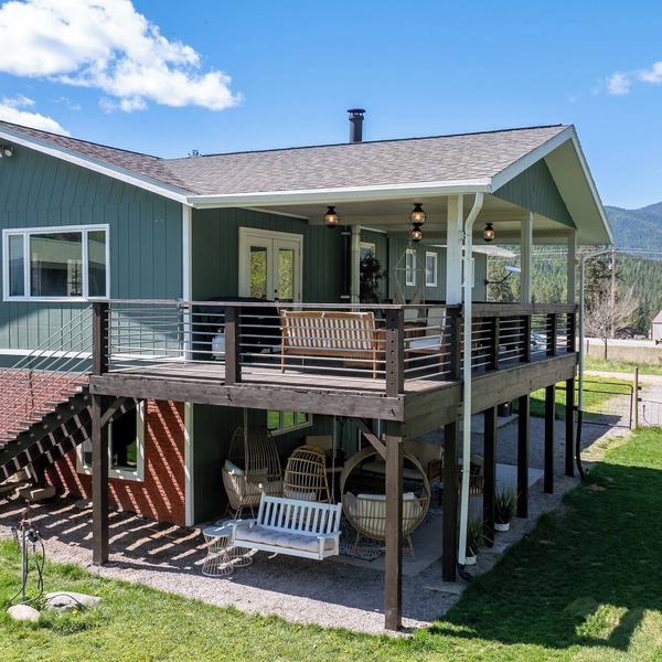 Relaxing Creekside House: Creek, Hot Tub, & Yard Games