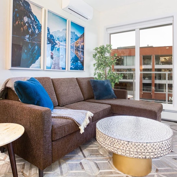 Relaxing Getaway/King Bed/Rooftop Patio/Downtown