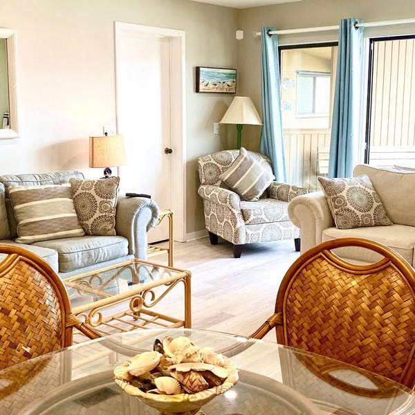 Relaxing getaway, with picturesque views, & a short walk to St. Augustine beach.