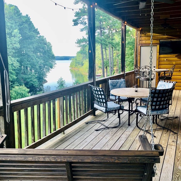 Relaxing Lakefront Condo on Lake Ouachita