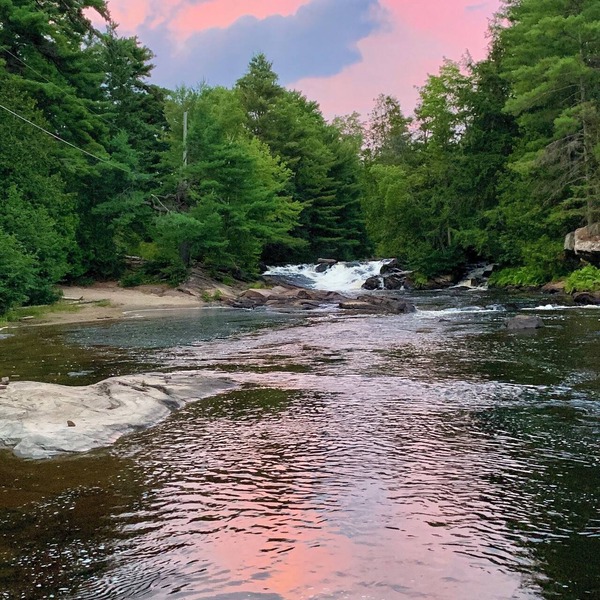 Relaxing Riverside Cottage +OnThe Water +Waterfall +Bracebridge +Family Friendly