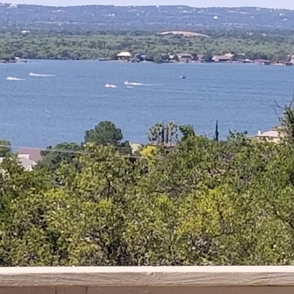 Relaxing townhouse with spectacular views of LBJ and the Hill Country.