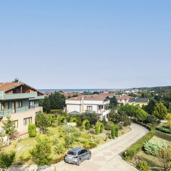 Remarkable Villa Close to Beach with Pool in Sile