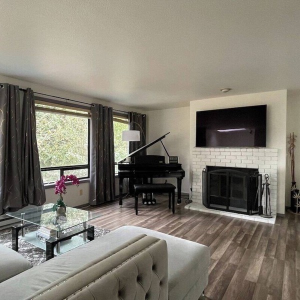 Remodel Spacious Modern Retreat