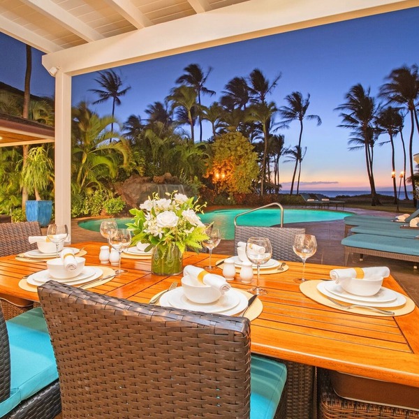 REMODELED BEACHFRONT ESTATE, MAGNIFICENT MANGO SURF