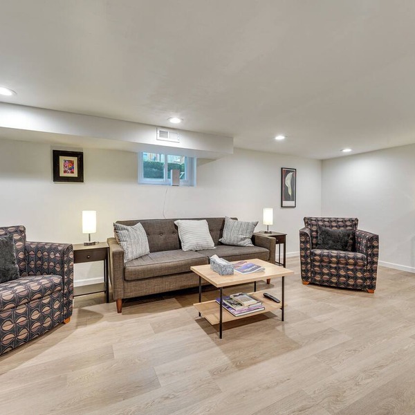 Remodeled Maple Leaf Basement Apt! 7 Mi to Seattle