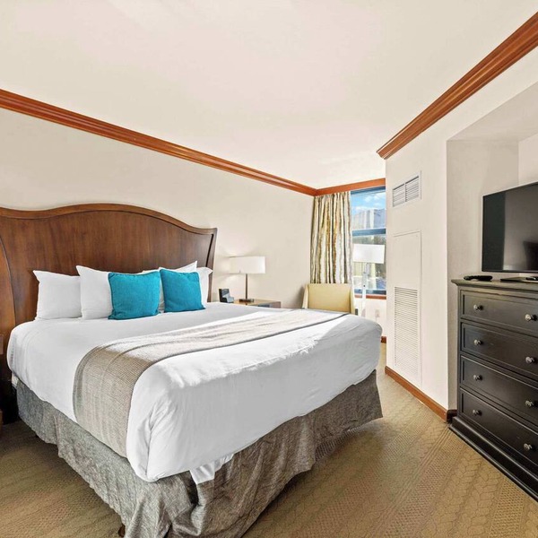 Remodeled Second Floor Valley View suite