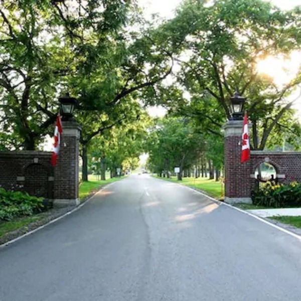 Residence and Conference Centre – King City