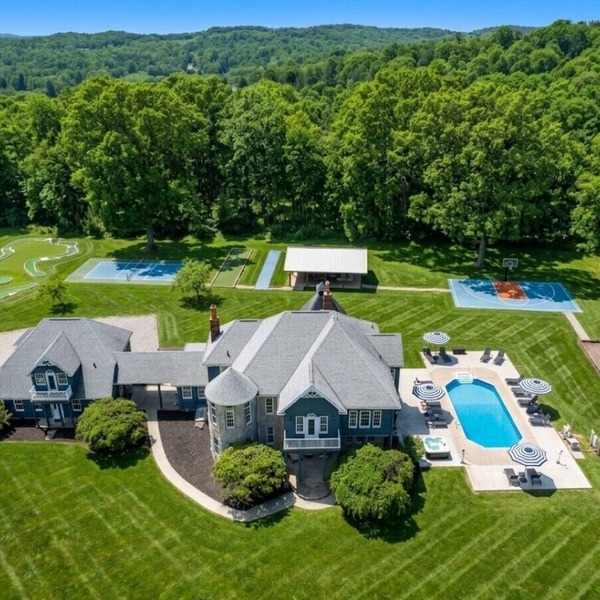 Resort backyard | Pool & Hot Tub| Game Room | Basketball