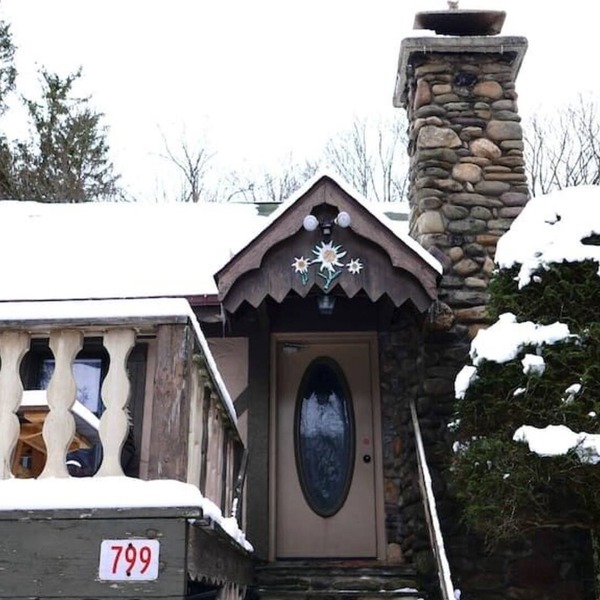 Retro Mountain Chalet at forestHaus