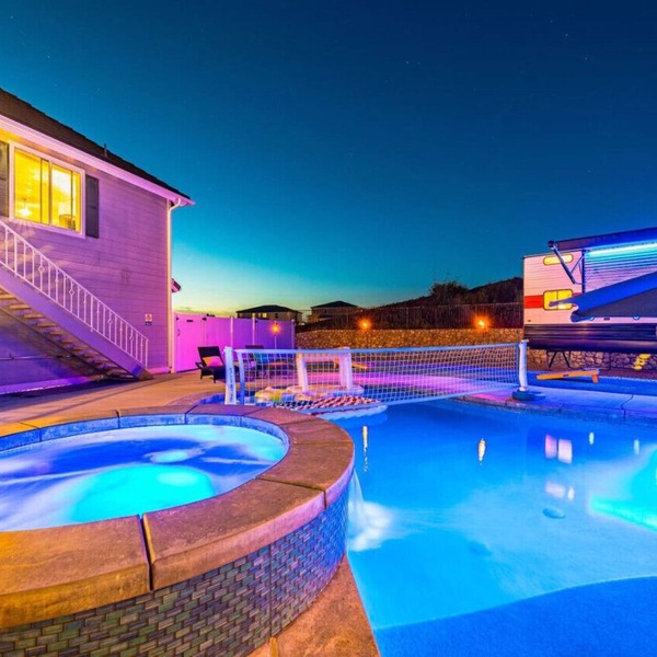 Retro Ranch-10bd-Pool-Hot Tub-Games-Pickleball