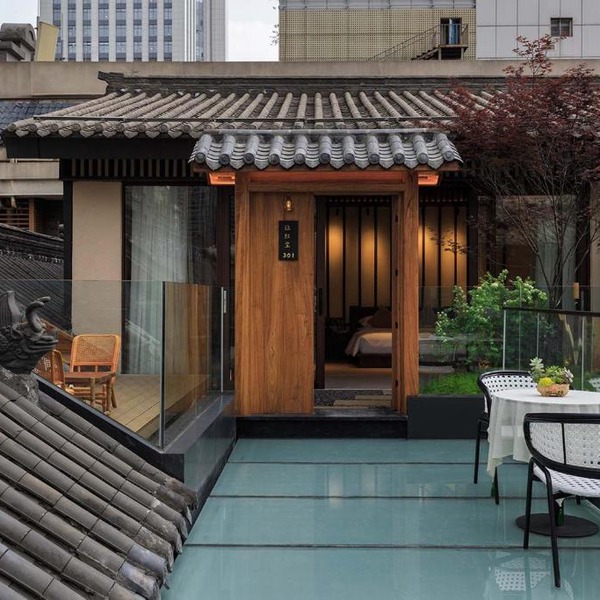 Return Courtyard Hotel