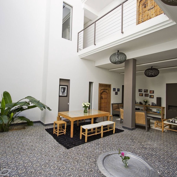 Riad in Marrakesh with a terraced jacuzzi and a view of the Atlas Mountains