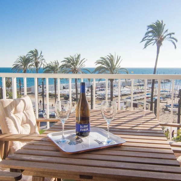 RIBERA MOON BY BLAUSITGES beach front apartment in Sitges