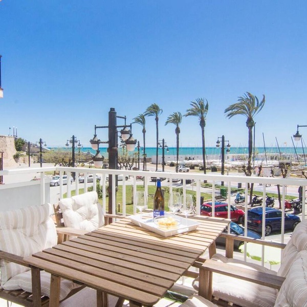 RIBERA SOL BY BLAUSITGES Beach front property with stunning sea views in Sitges.