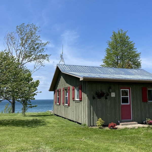 Riesling Cottage on the lake