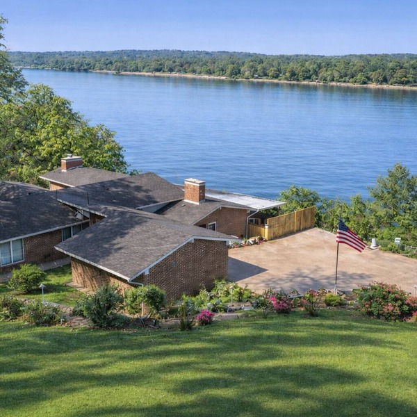 Ripple Effect—Huge Space—Incredible Views—Perfect Location