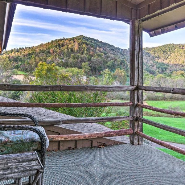 River Access, Mtn Views! All-Season Cullowhee Base