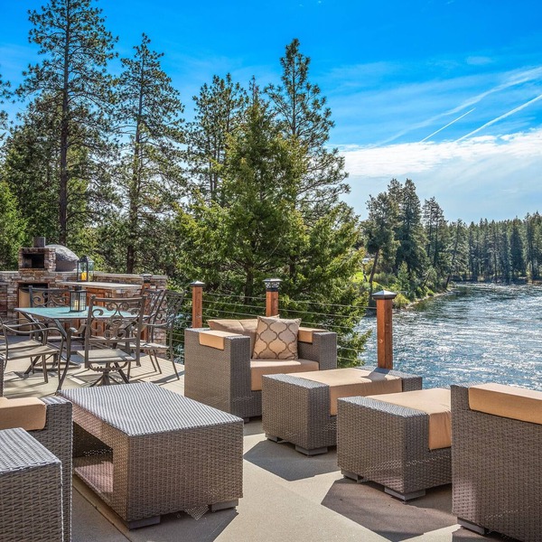 River front home w/river access🎣🏊‍♀🚣‍♂️🐕🚵‍♀️