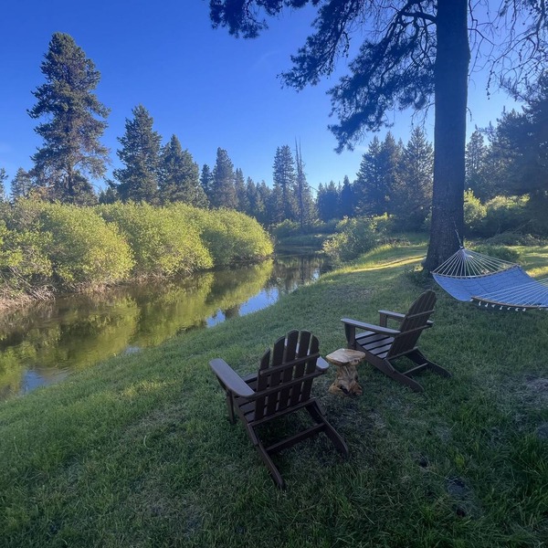 River Front House -20 min to Bend -25 min to Mt Bachelor - Sleeps 12