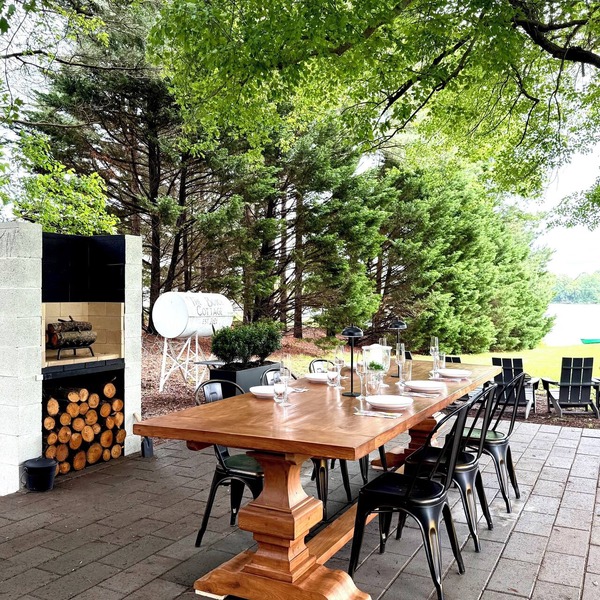River Haven — Firepit, Hot Tub, Views, Amenities Galore!