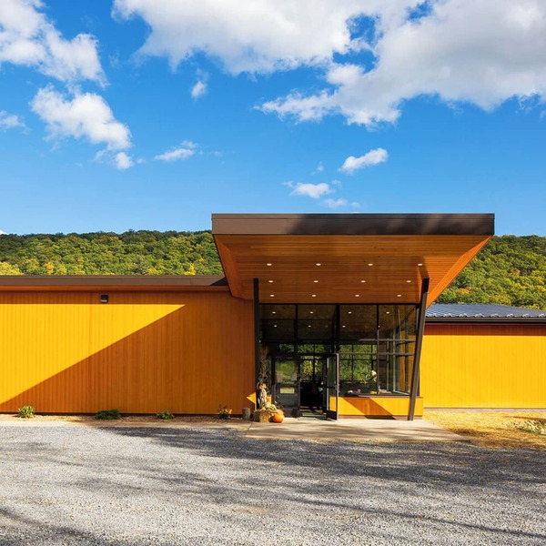 River Mountain Modern Lodge – Hot Springs Tubs