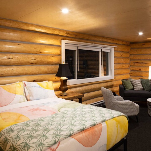 River's Edge Retreat - Granite Glamping Cabin